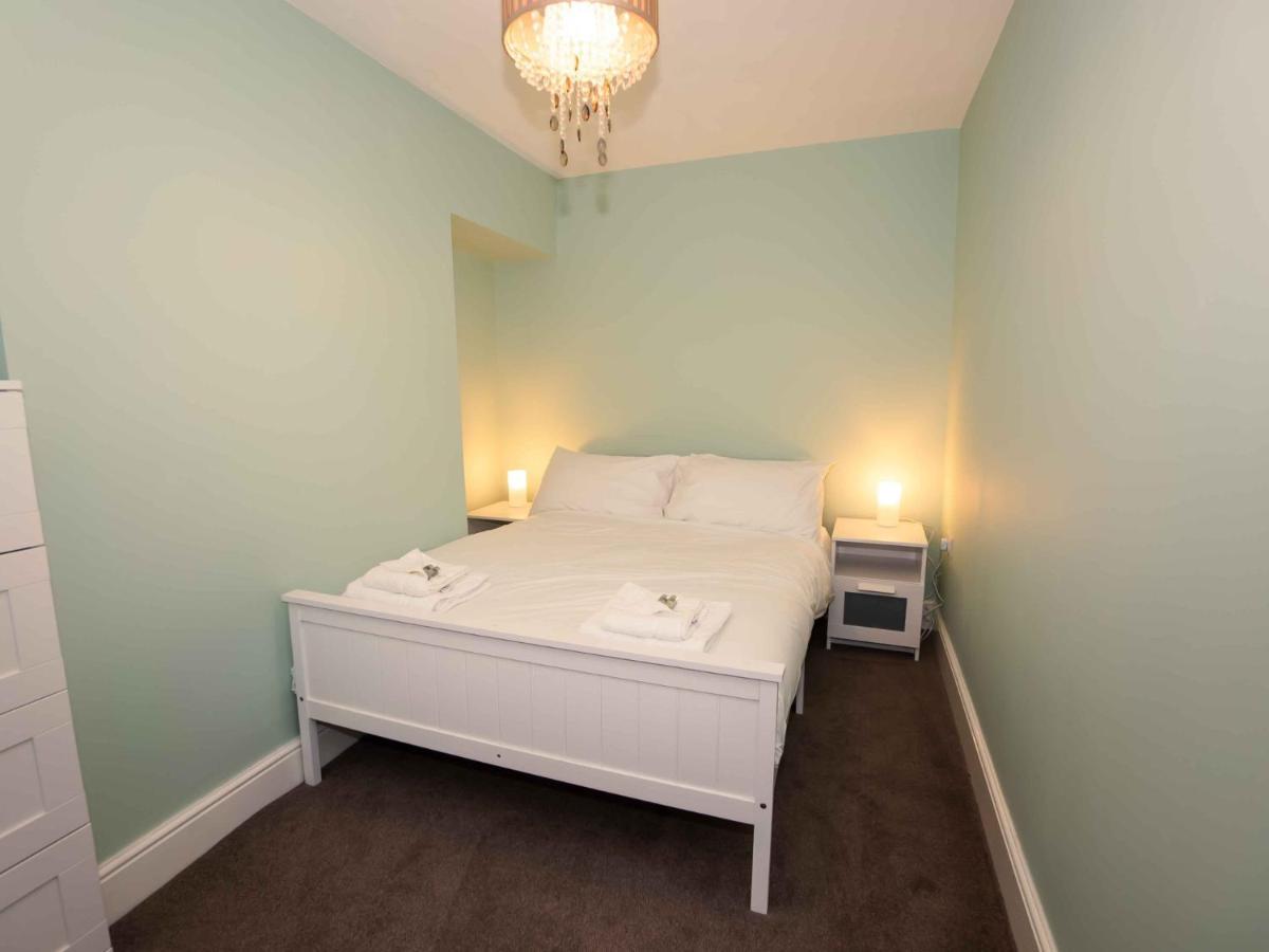 Pass The Keys Newly Renovated 2 Bedroom Apartment And Free Parking Скарборо Екстер'єр фото