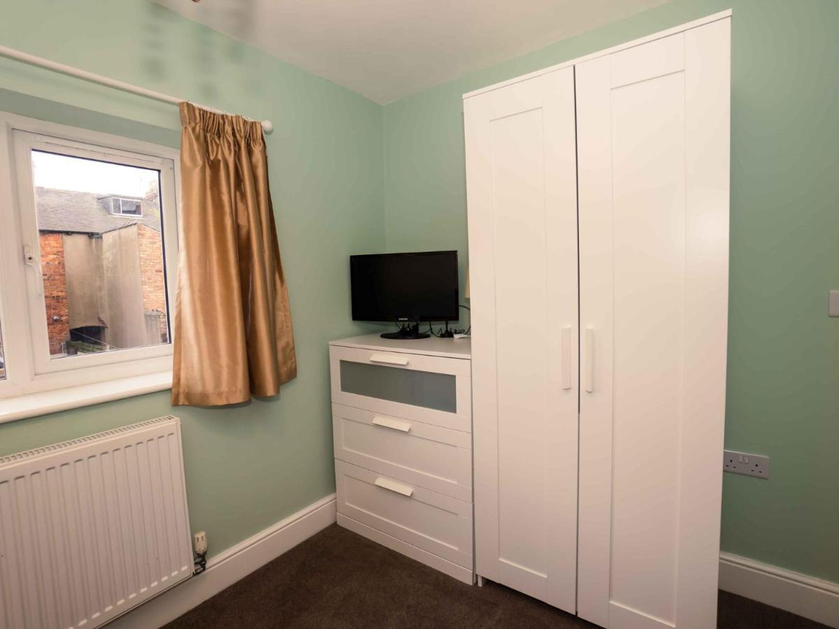 Pass The Keys Newly Renovated 2 Bedroom Apartment And Free Parking Скарборо Екстер'єр фото